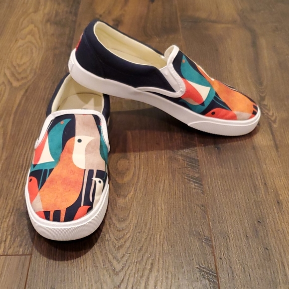Bucket Feet Shoes - Bucket Feet Flock Of Birds Canvas Slip On